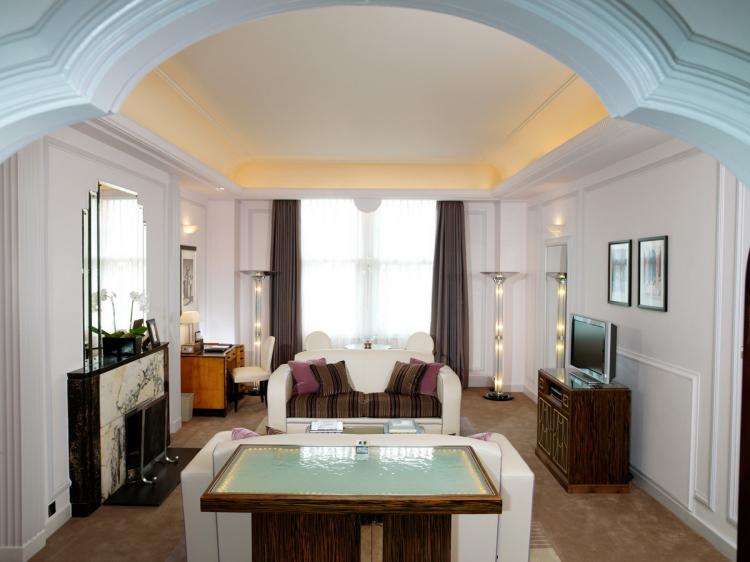 Арки из гипсокартона в гостиной