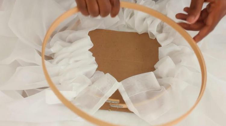 Балдахин из пялец на детскую кроватку своими руками