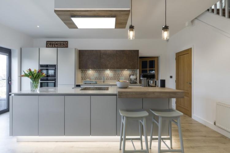 Островная барная стойка - Виды барных стоек для кухни