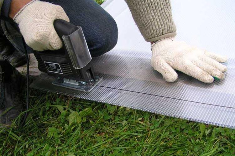 Нарезка поликарбоната - Беседка из поликарбоната своими руками