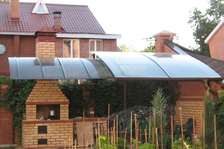 Беседка из поликарбоната с мангалом - фото и идеи