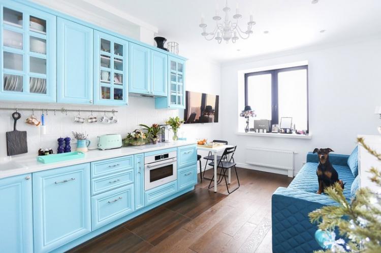Дизайн кухни в бирюзовом цвете - фото