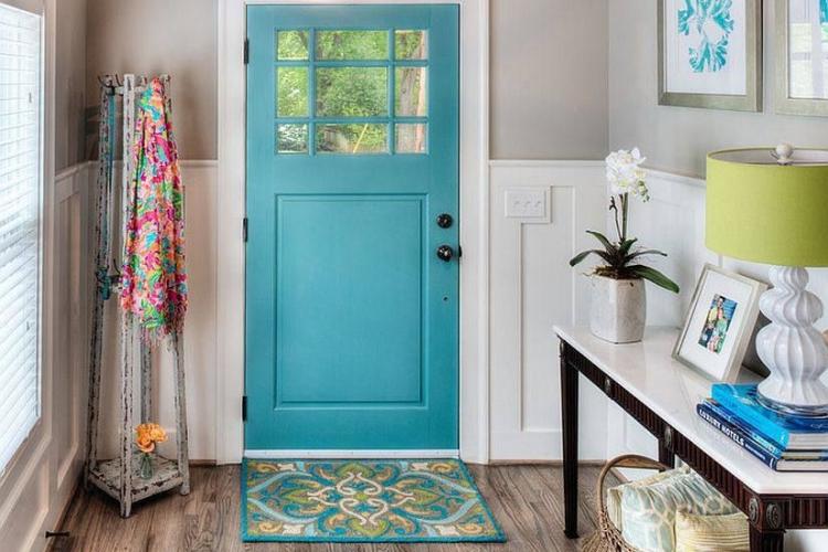 Бирюзовый цвет в интерьере прихожей
