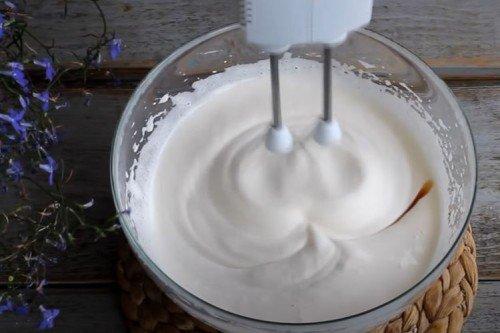 Ванильный бисквит на кефире - пошаговый рецепт