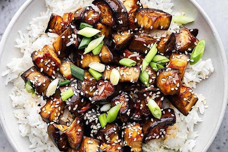 Баклажаны под зеленым соусом - Блюда из баклажанов рецепты