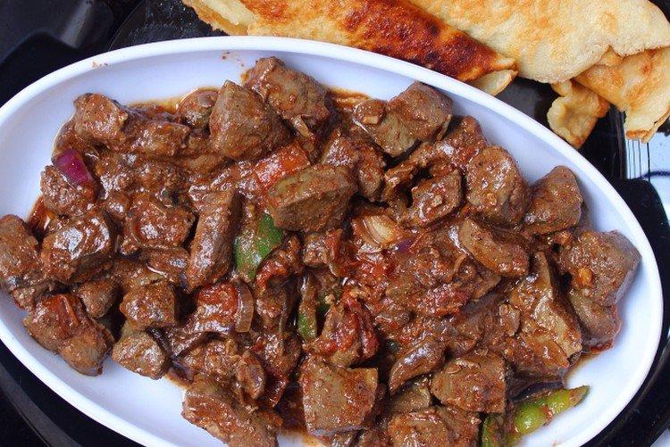 Гуляш из говяжьей печени - рецепты