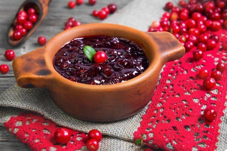 Густой брусничный соус к мясу с крахмалом - рецепты 