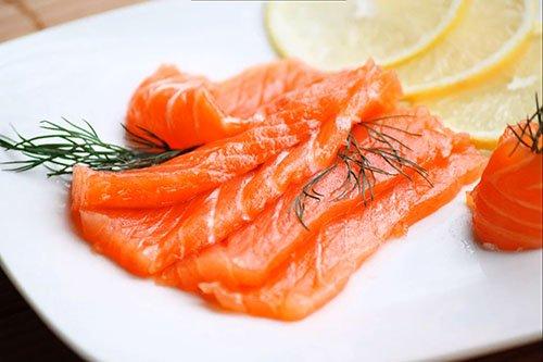 Бутерброды с красной рыбой и лимоном - пошаговый рецепт