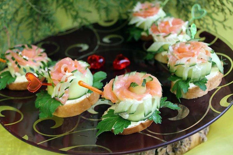 Горячие бутерброды с красной рыбой - рецепты