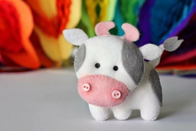 Бычок из фетра своими руками - фото и идеи
