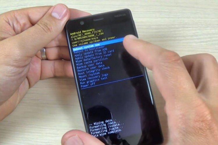 Сброс настроек - Что делать, если не включается телефон