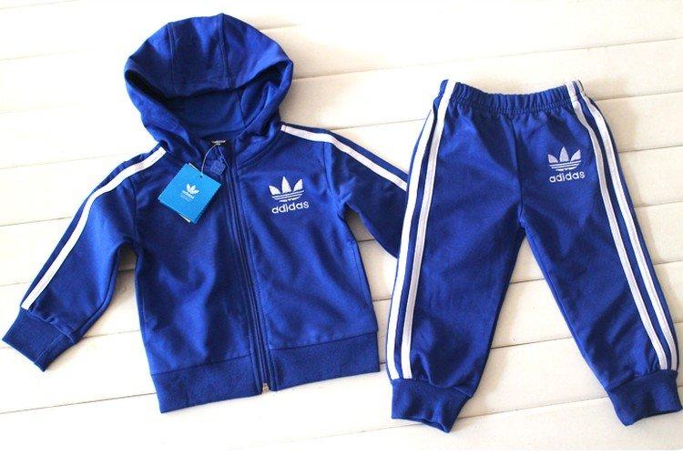 Новая спортивная форма - Что подарить мальчику на Новый год 2021