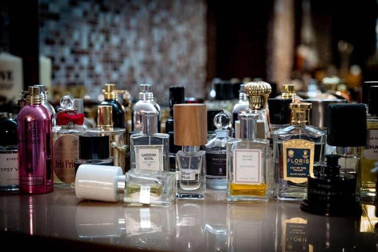 Парфюм - Что подарить маме на День рождения от дочери