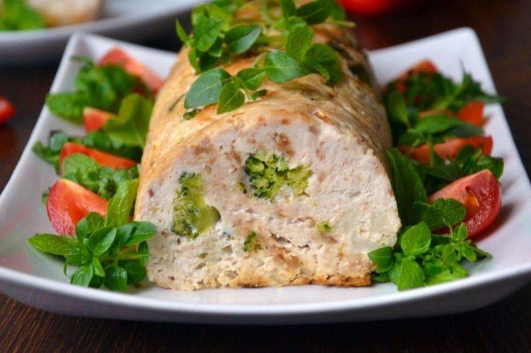 Рулет из куриного фарша с цветной капустой - Что приготовить из куриного фарша