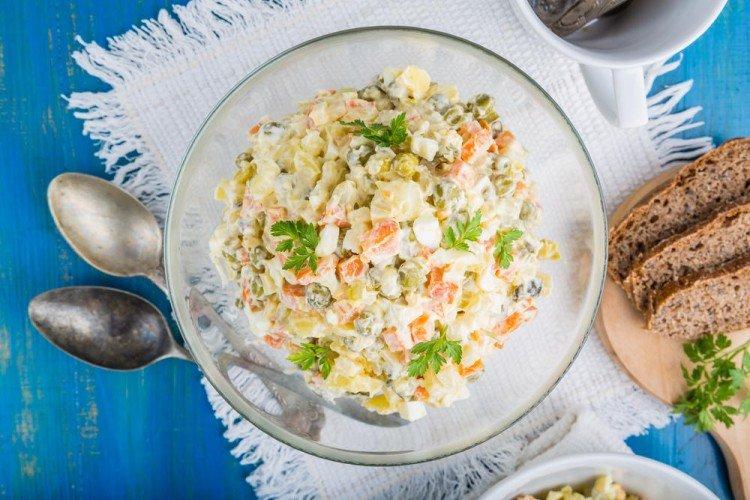 Оливье с шампиньонами - Что приготовить из шампиньонов рецепты