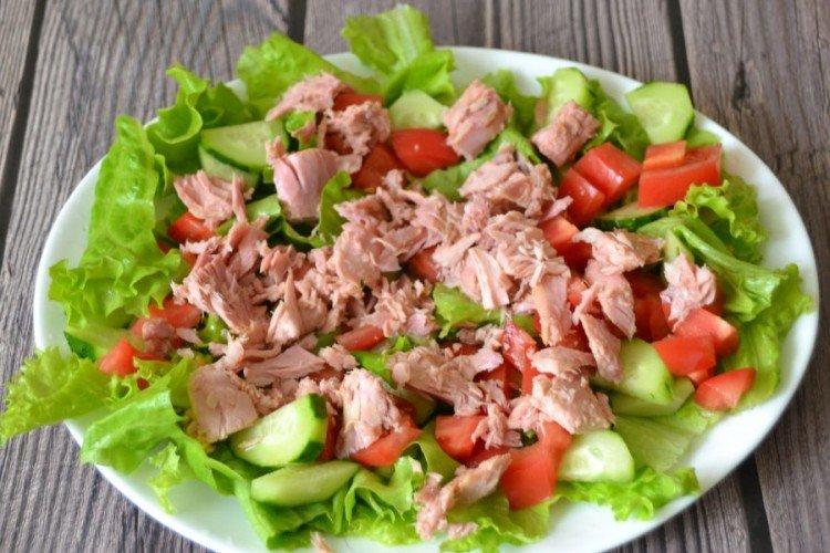 Салат с тунцом и овощами - Что приготовить на новогодний стол рецепты