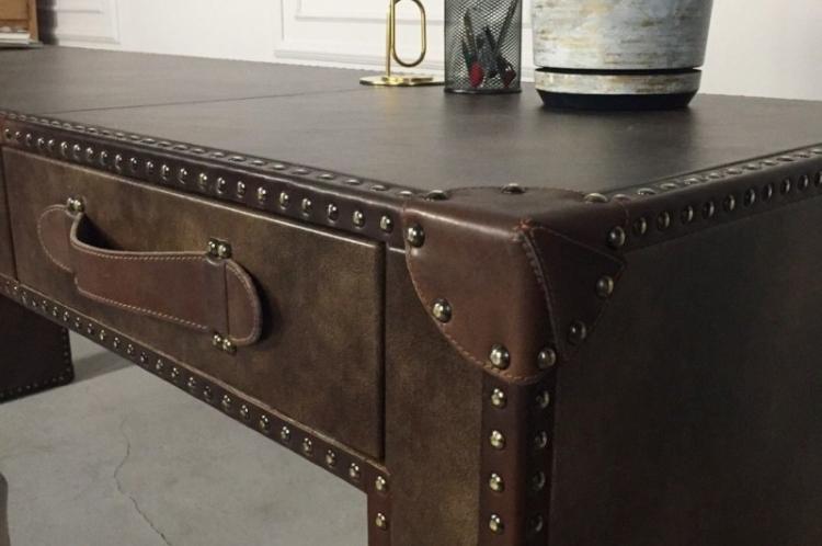 Обтяжка кожей или дермантином - Декор старого стола своими руками