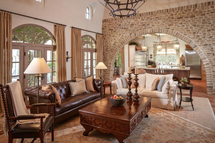 Классический стиль - Декоративный камень в интерьере