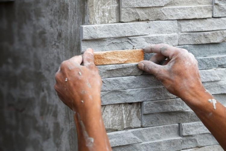 Укладка декоративного камня