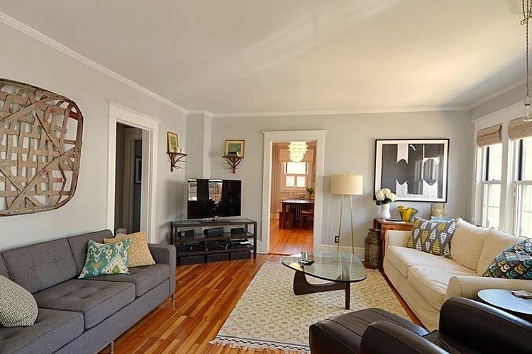 Текстиль и декор - Дизайн гостиной 2021