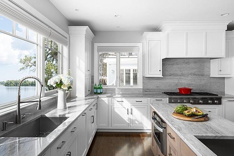 Дизайн кухни 2021 - фото реальных интерьеров