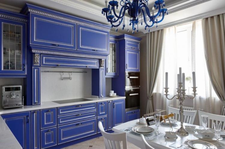 Шторы и текстиль - Дизайн кухни в классическом стиле