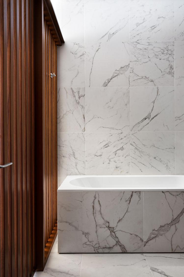 Дизайн квартиры «Wood & Marble»