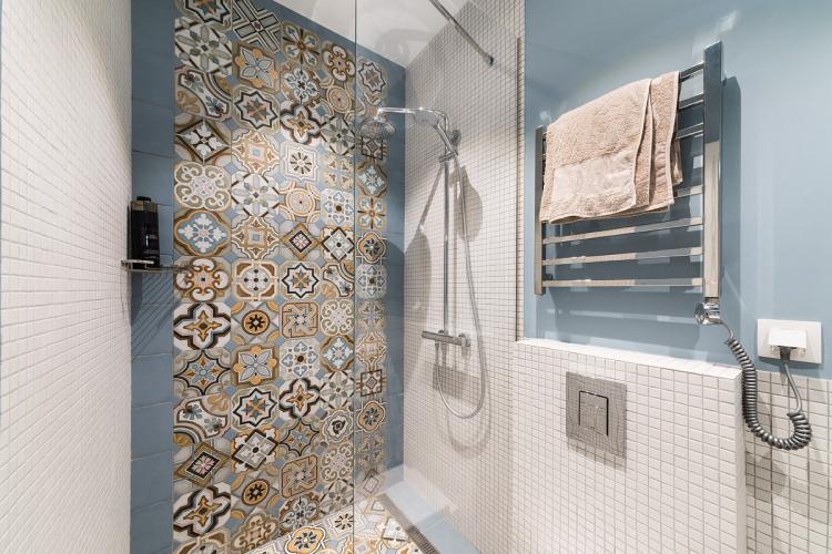 Синий совмещенный санузел - Дизайн интерьера