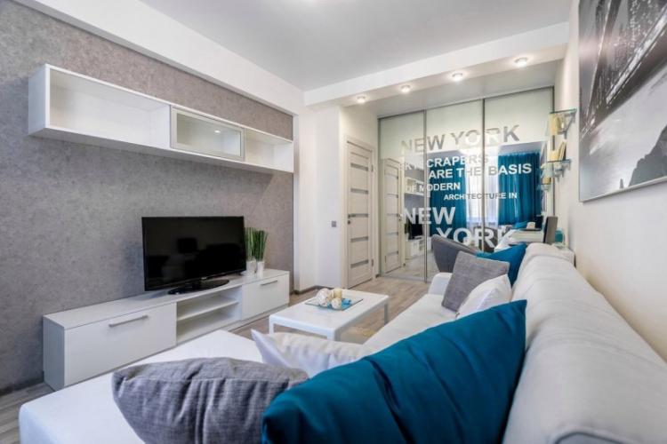 Узкая гостиная - дизайн интерьера фото