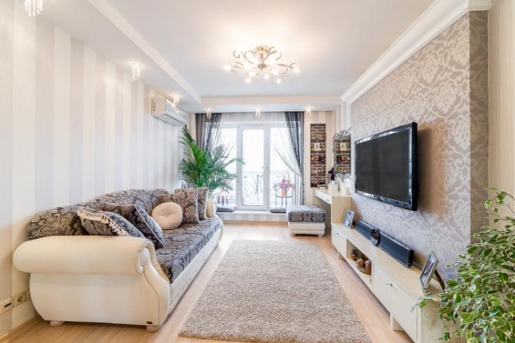 Узкая гостиная - дизайн интерьера фото