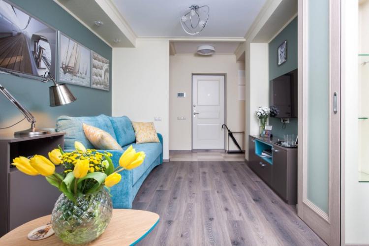 Узкая гостиная - дизайн интерьера фото