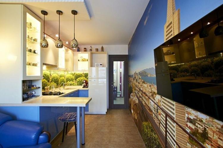 Как расставить мебель в узкой кухне