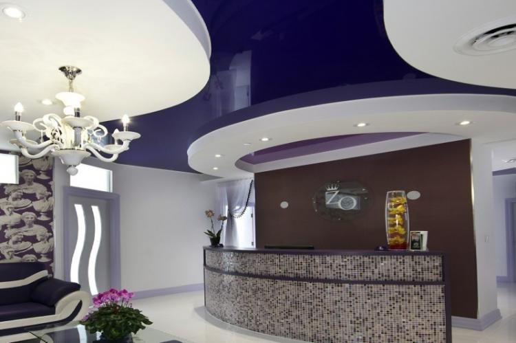 Преимущества двухуровневых натяжных потолков