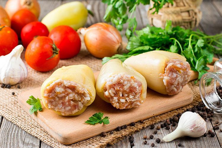 Фаршированные перцы: 15 оригинальных рецептов (пошагово)