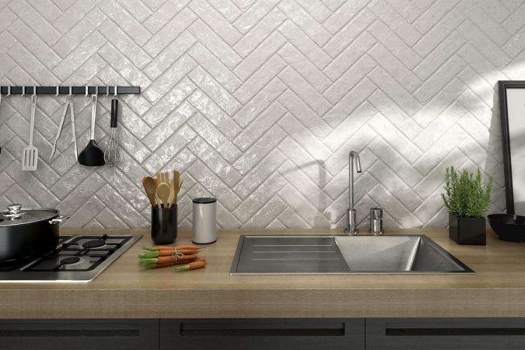 Фартук на кухне из керамической плитки