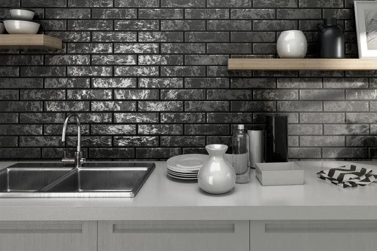 Фартук на кухне из керамической плитки