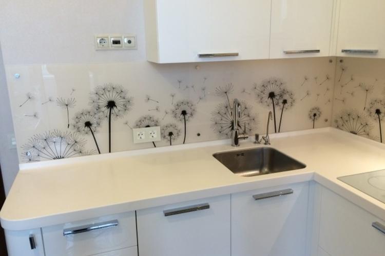 Акриловый фартук на кухне