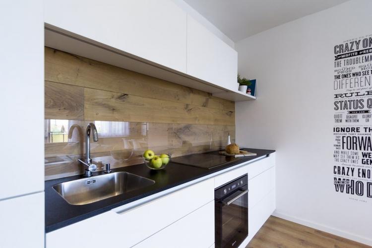 Фартук на кухне из дерева