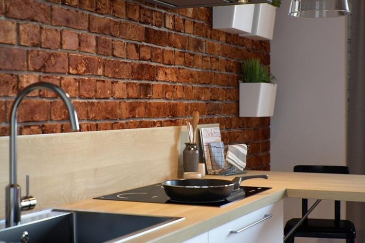 Фартук на кухне из кирпича