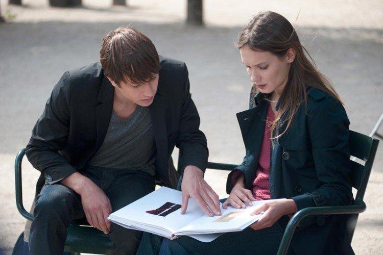 Прекрасный мир - Фильмы, где богатый парень влюбляется в простую девушку