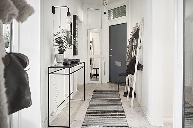 Прихожая в стиле минимализм