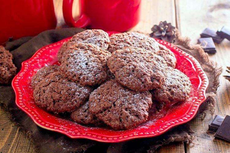 Шоколадное печенье с арахисовой пастой