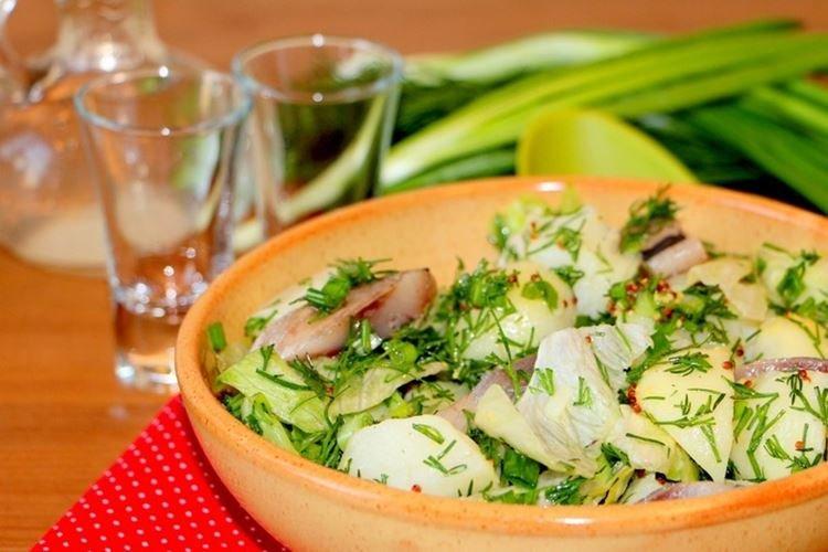Картофельный салат с сельдью