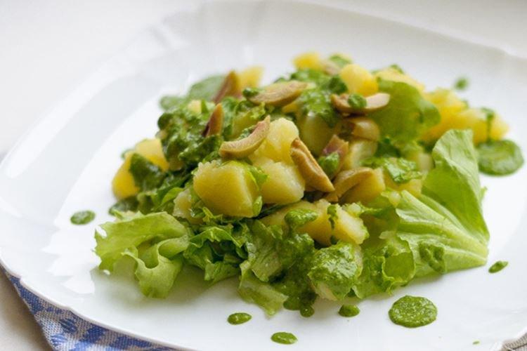 Картофельный салат с оливками