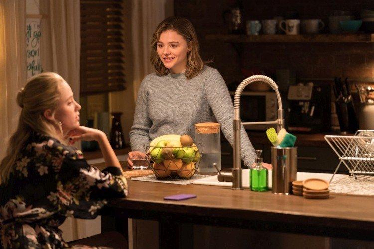 В объятиях лжи (2018)