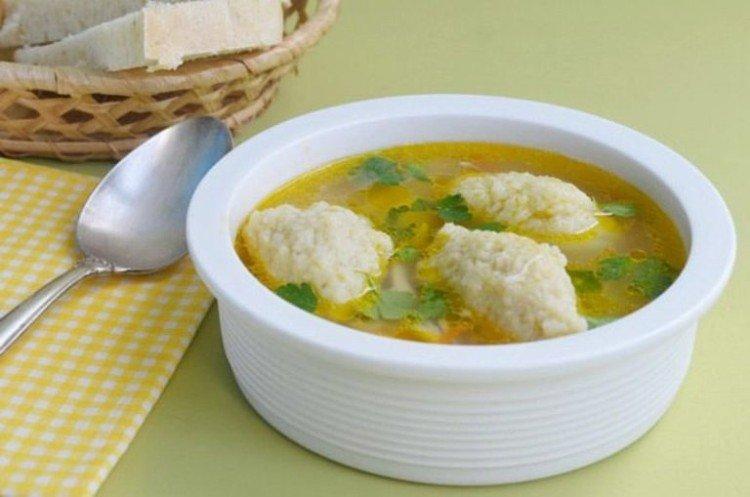 Постный суп с манными клецками