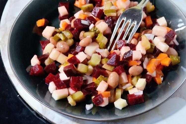 Винегрет с яблоками