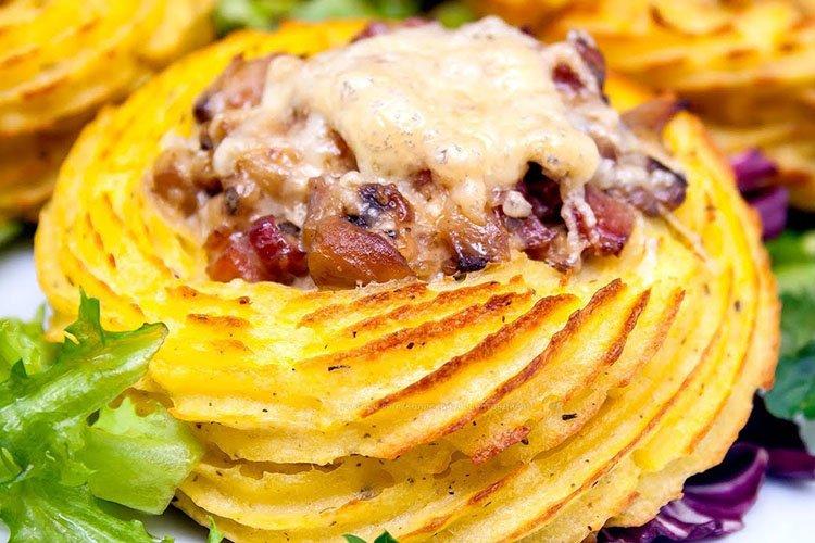 Куриные котлеты в «гнездах» из пюре