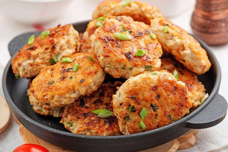 Котлеты из куриного филе и цветной капусты