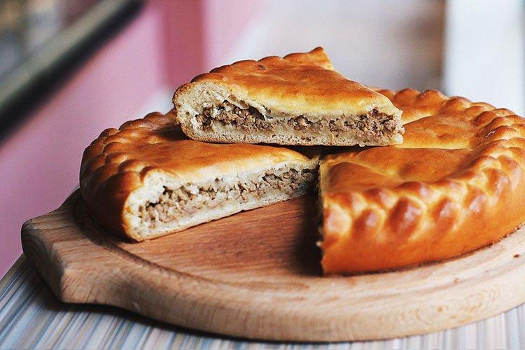 Дрожжевой пирог с мясом